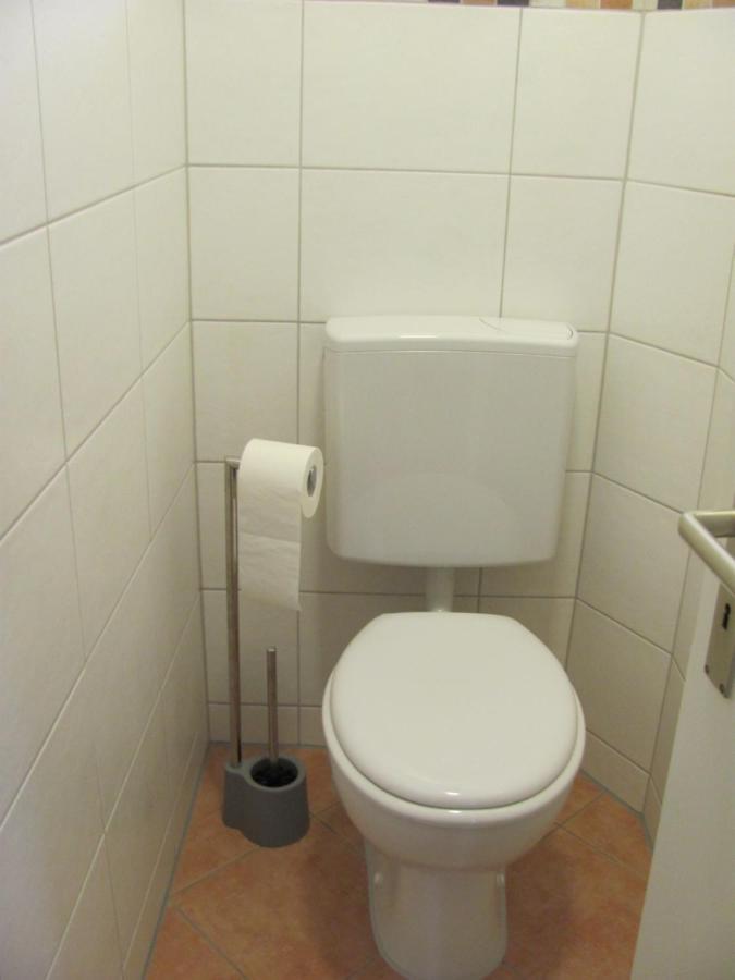 #2 Ruhiges Gemuetliches Ferienzimmer Mit 2 Einzelbetten Gemeinschaftsbad W-Lan Airport Nah Late Night Check In Haus Nr 9,5 Trunkelsberg Exterior photo