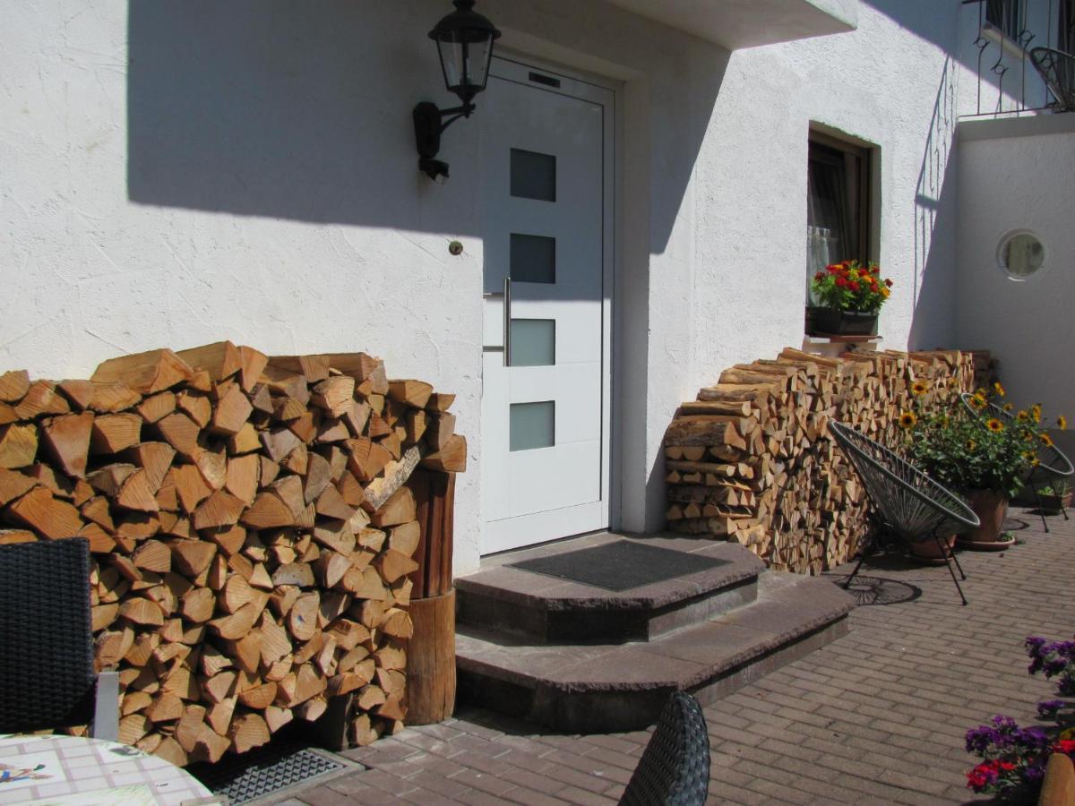 #2 Ruhiges Gemuetliches Ferienzimmer Mit 2 Einzelbetten Gemeinschaftsbad W-Lan Airport Nah Late Night Check In Haus Nr 9,5 Trunkelsberg Exterior photo